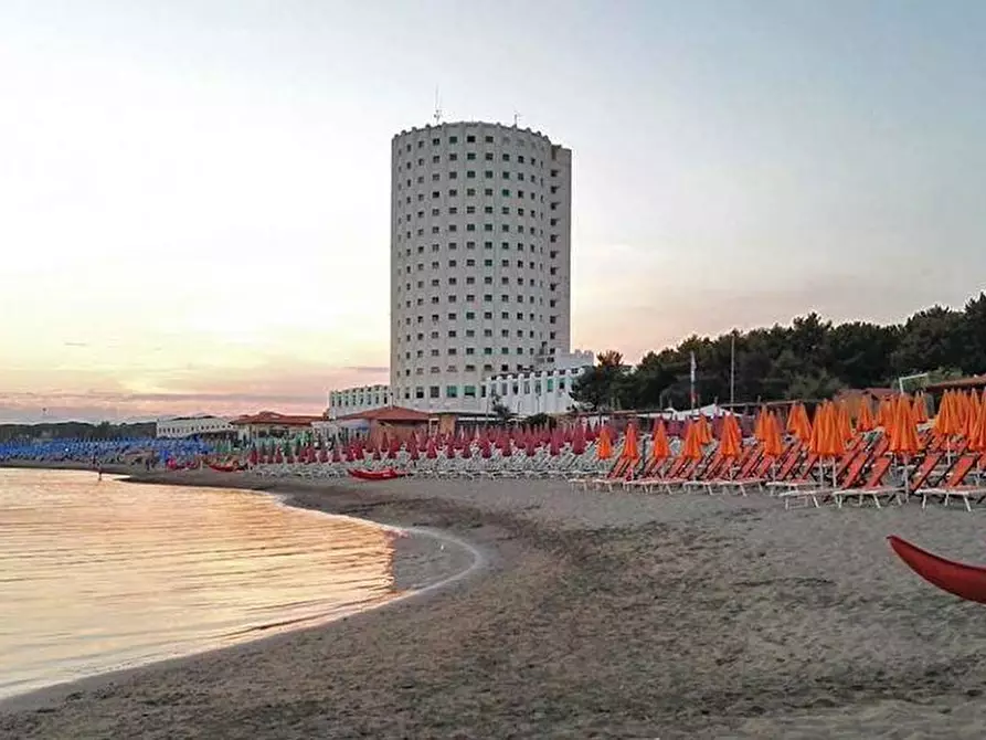 Immagine 1 di Casa semindipendente in vendita  a Massa