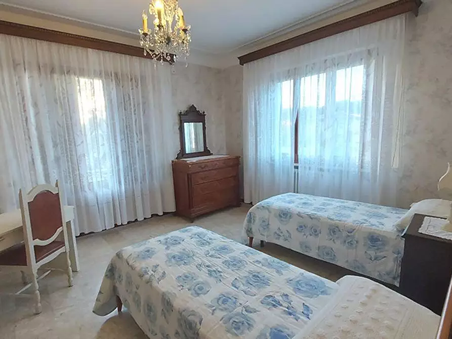 Immagine 24 di Casa semindipendente in vendita  a Massa