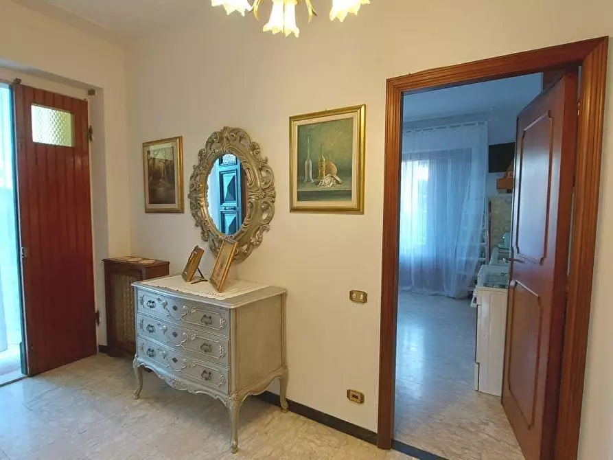 Immagine 19 di Casa semindipendente in vendita  a Massa