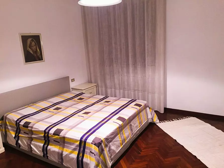 Immagine 17 di Villa in vendita  a Massa