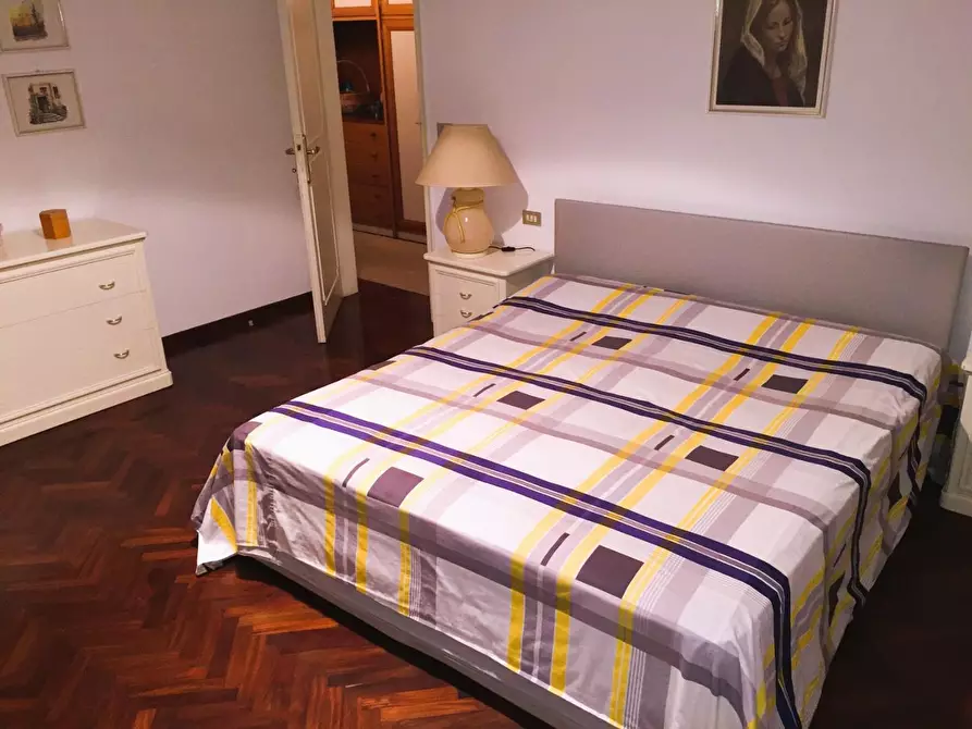 Immagine 18 di Villa in vendita  a Massa