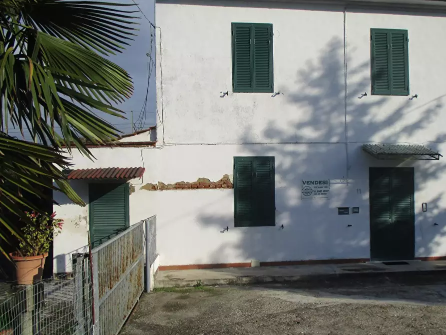 Immagine 3 di Porzione di casa in vendita  a Pontedera