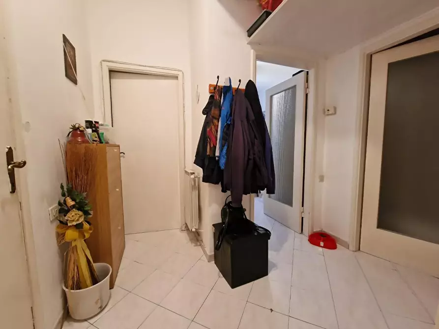 Immagine 3 di Appartamento in vendita  a Carrara