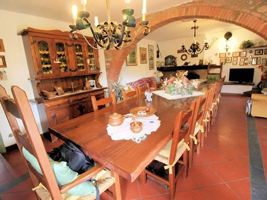 Immagine 2 di Casa colonica in vendita  a Terricciola