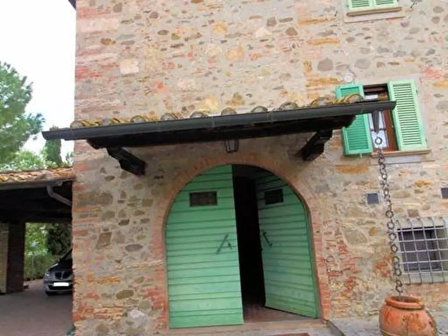 Immagine 21 di Casa colonica in vendita  a Terricciola