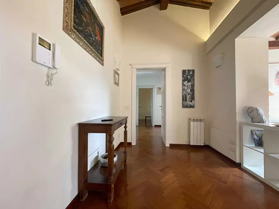 Immagine 9 di Appartamento in vendita  a Siena