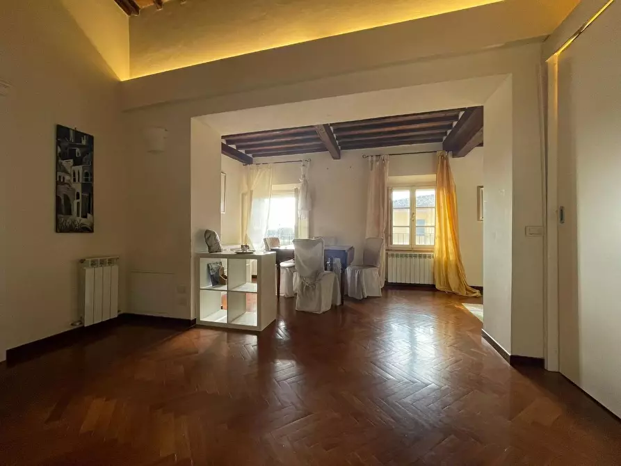 Immagine 12 di Appartamento in vendita  a Siena