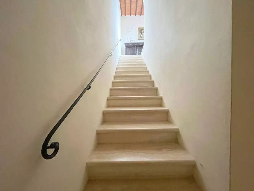 Immagine 5 di Appartamento in vendita  a Siena