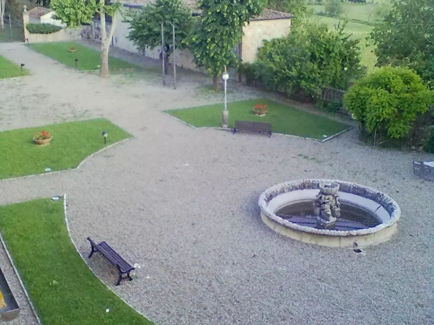 Immagine 30 di Appartamento in vendita  a Siena