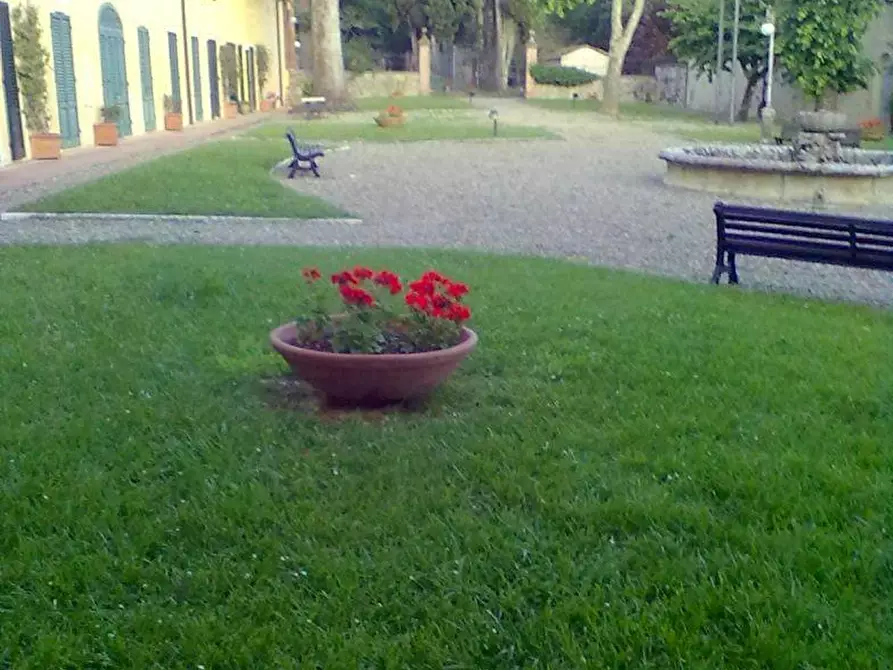 Immagine 31 di Appartamento in vendita  a Siena