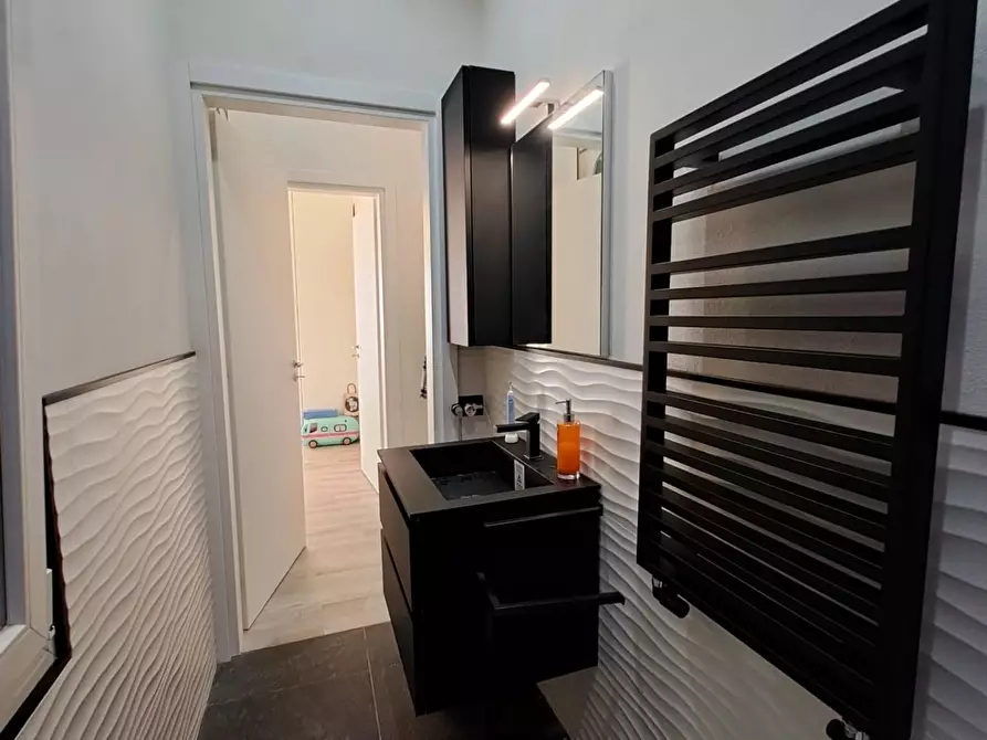 Immagine 45 di Appartamento in vendita  a Carrara