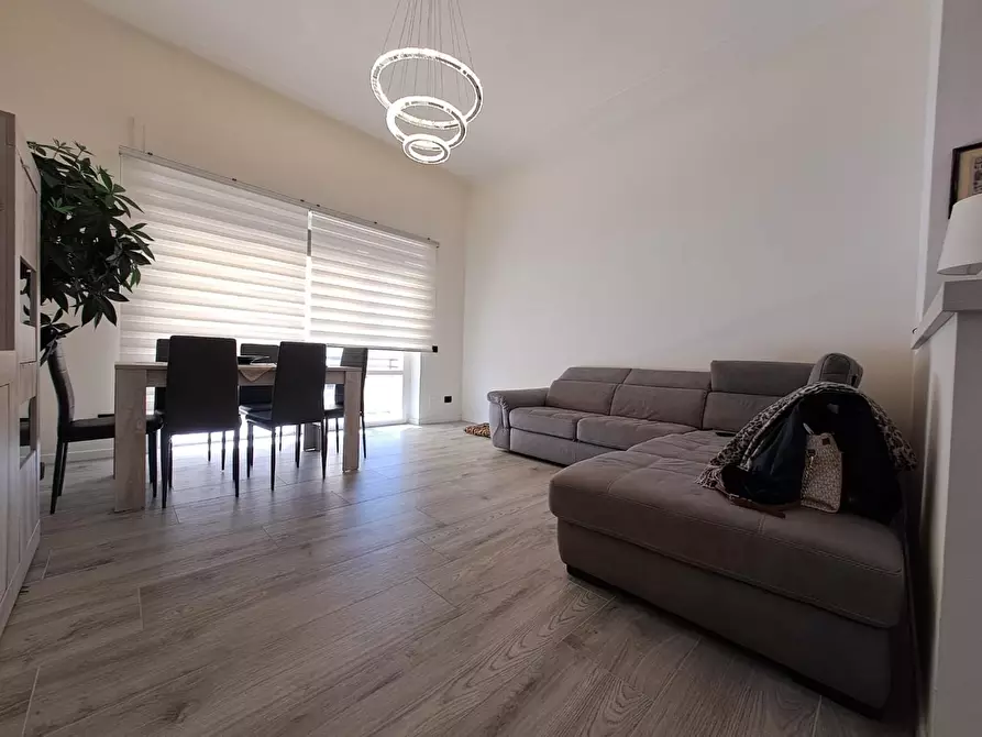 Immagine 16 di Appartamento in vendita  a Carrara