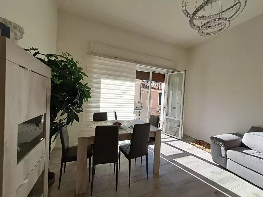 Immagine 4 di Appartamento in vendita  a Carrara