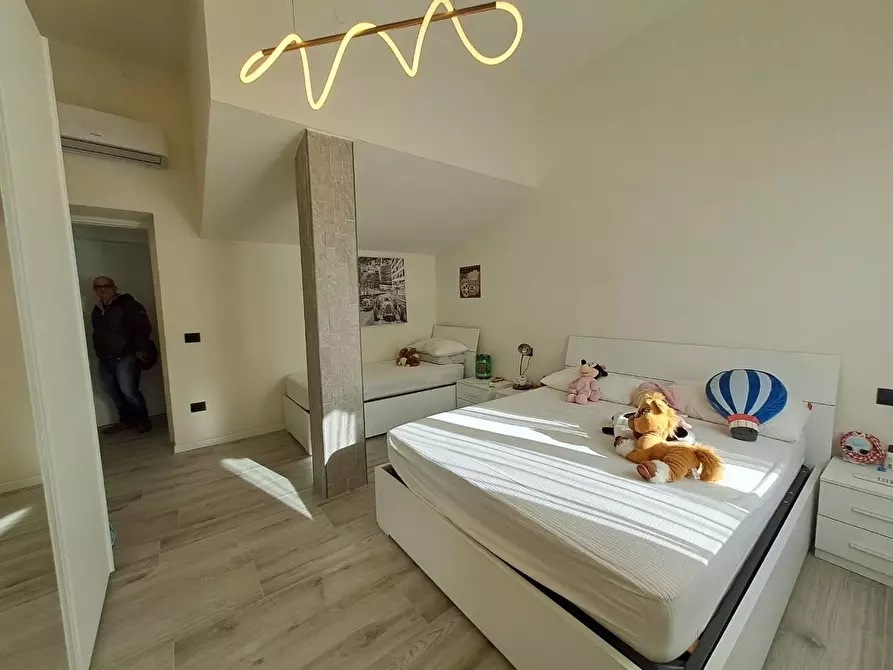 Immagine 37 di Appartamento in vendita  a Carrara