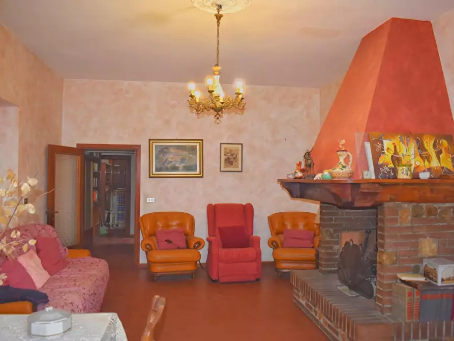 Immagine 18 di Villa in vendita  a San Gimignano