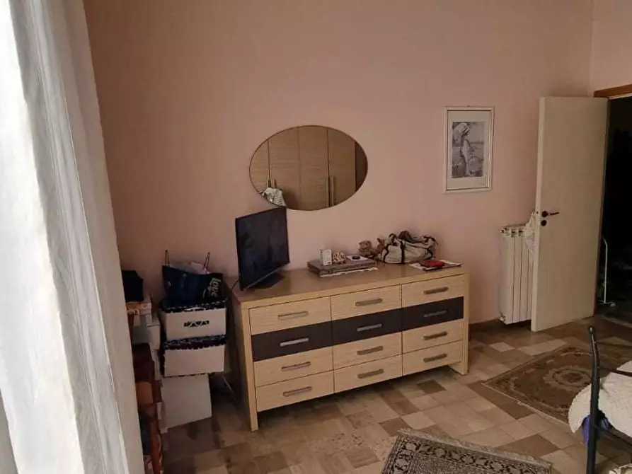 Immagine 2 di Appartamento in vendita  a Massa