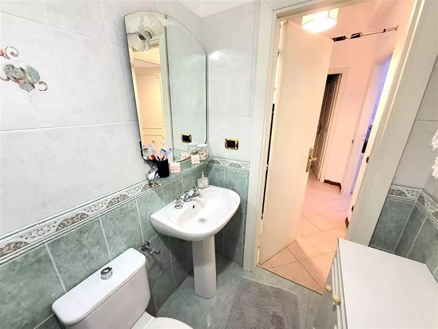 Immagine 15 di Appartamento in vendita  a Massa