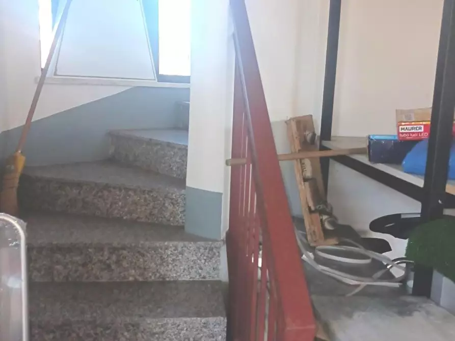 Immagine 6 di Locale commerciale in affitto  a Lucca