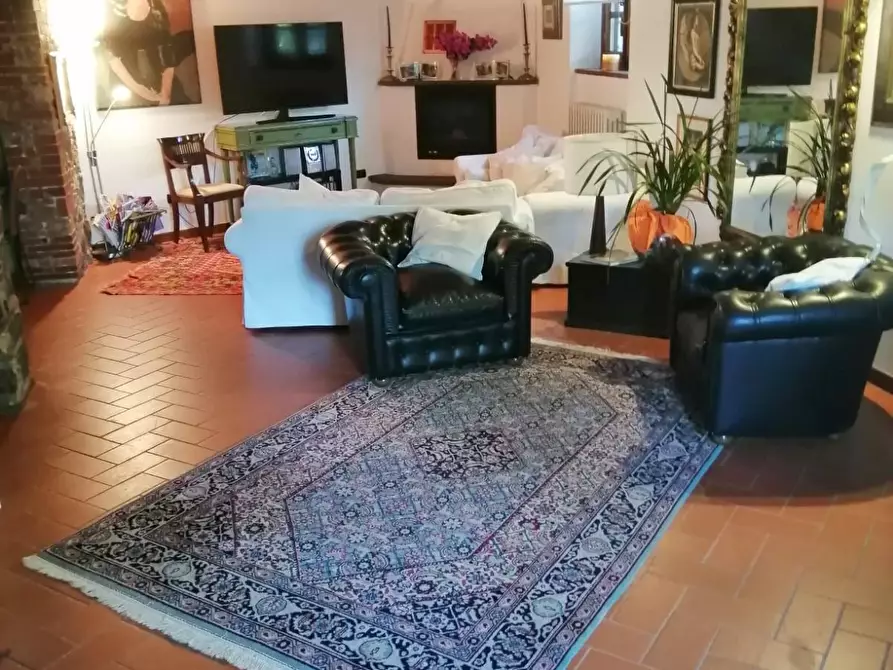 Immagine 9 di Rustico / casale in vendita  a Lucca