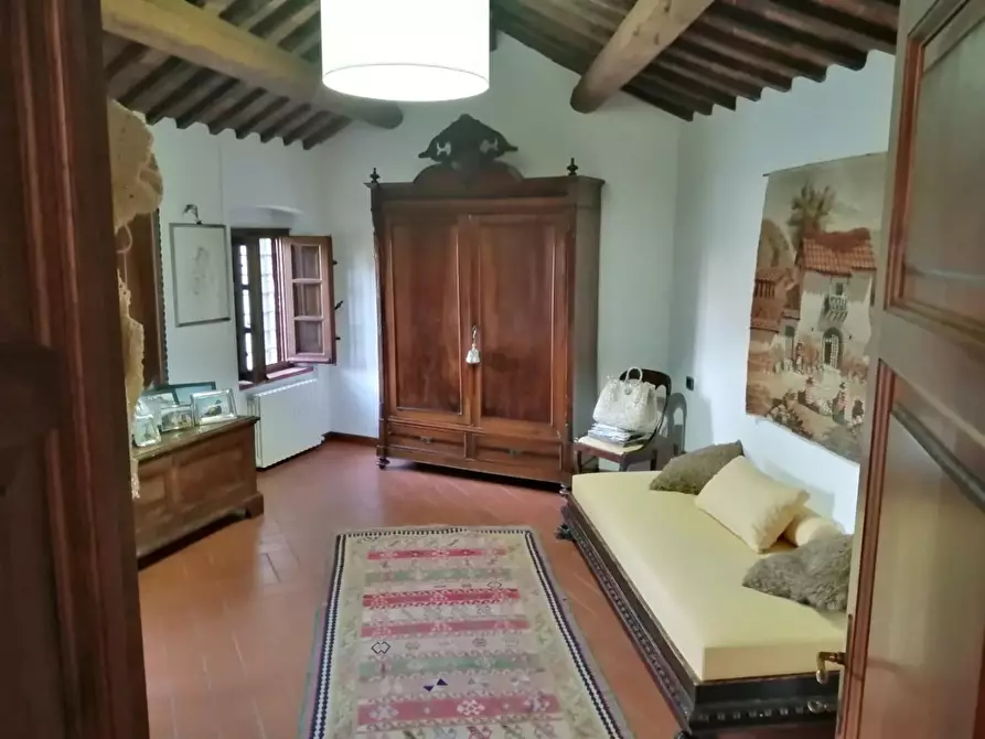 Immagine 18 di Rustico / casale in vendita  a Lucca