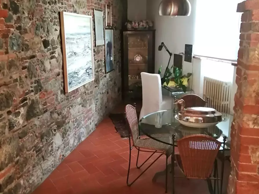 Immagine 10 di Rustico / casale in vendita  a Lucca