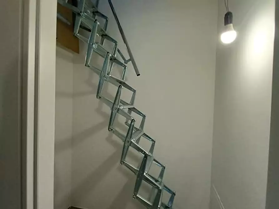 Immagine 13 di Appartamento in vendita  a Pontedera