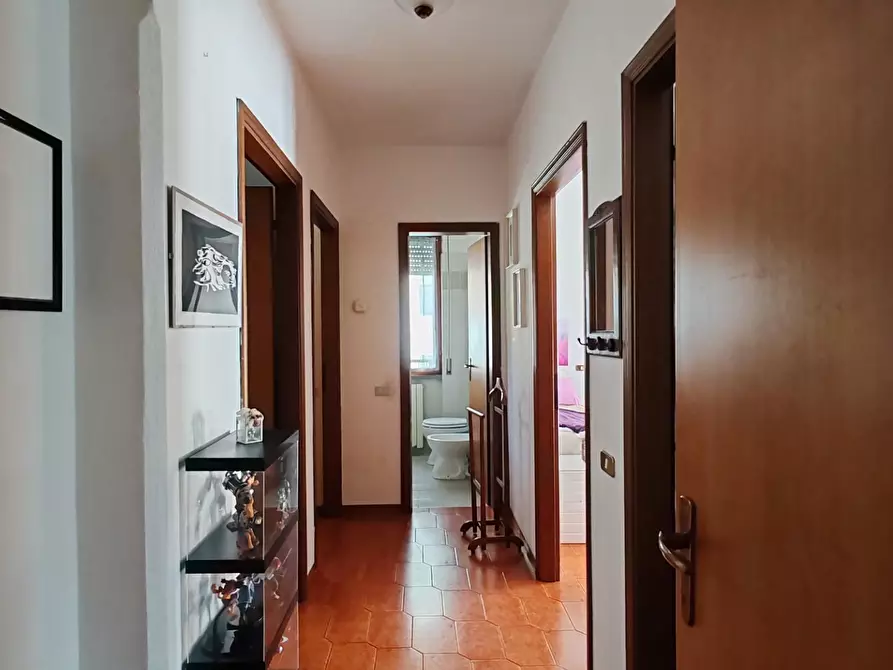 Immagine 7 di Appartamento in vendita  a Massa