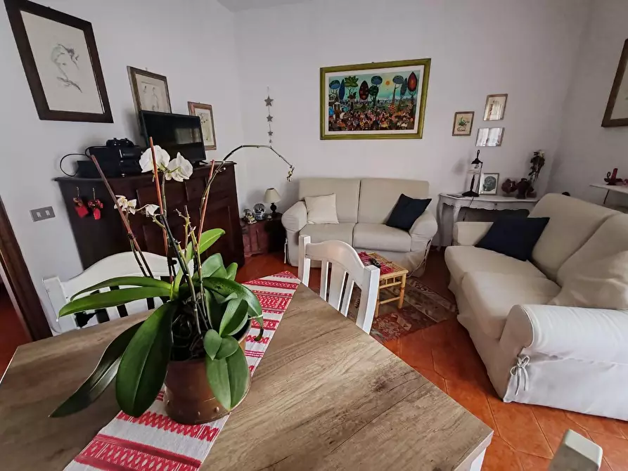 Immagine 5 di Appartamento in vendita  a Massa