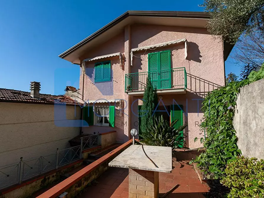 Immagine 6 di Casa semindipendente in vendita  a Pietrasanta