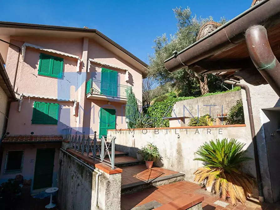 Immagine 3 di Casa semindipendente in vendita  a Pietrasanta