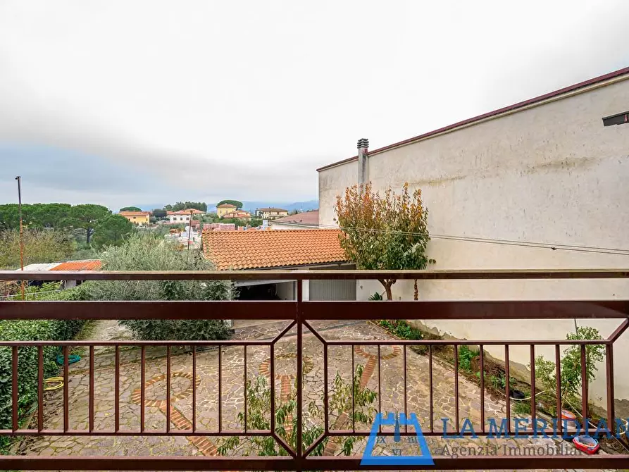 Immagine 41 di Terratetto in vendita  a Larciano