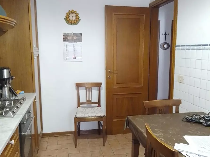 Immagine 2 di Villa in vendita  a Viareggio