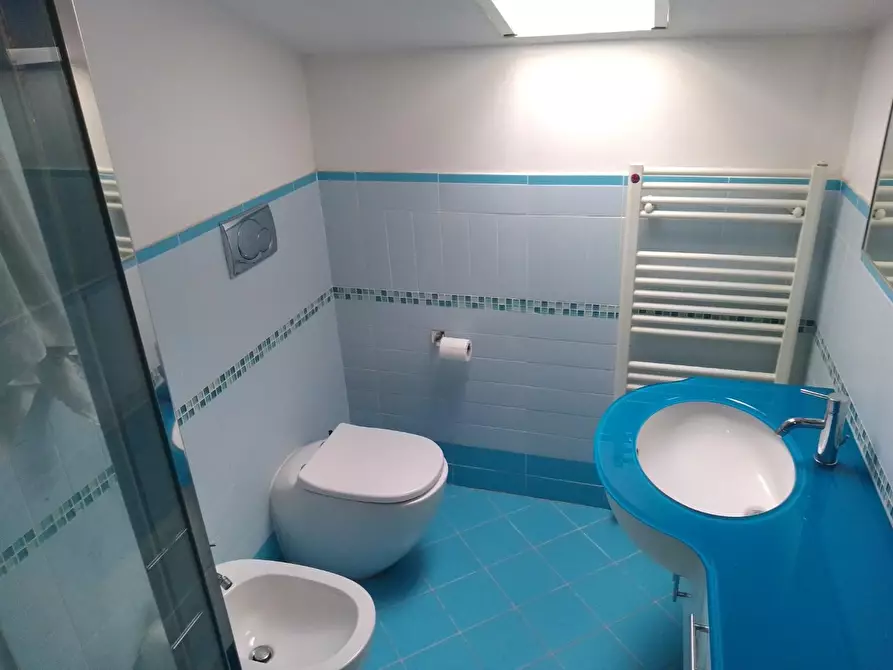 Immagine 9 di Villa in vendita  a Viareggio