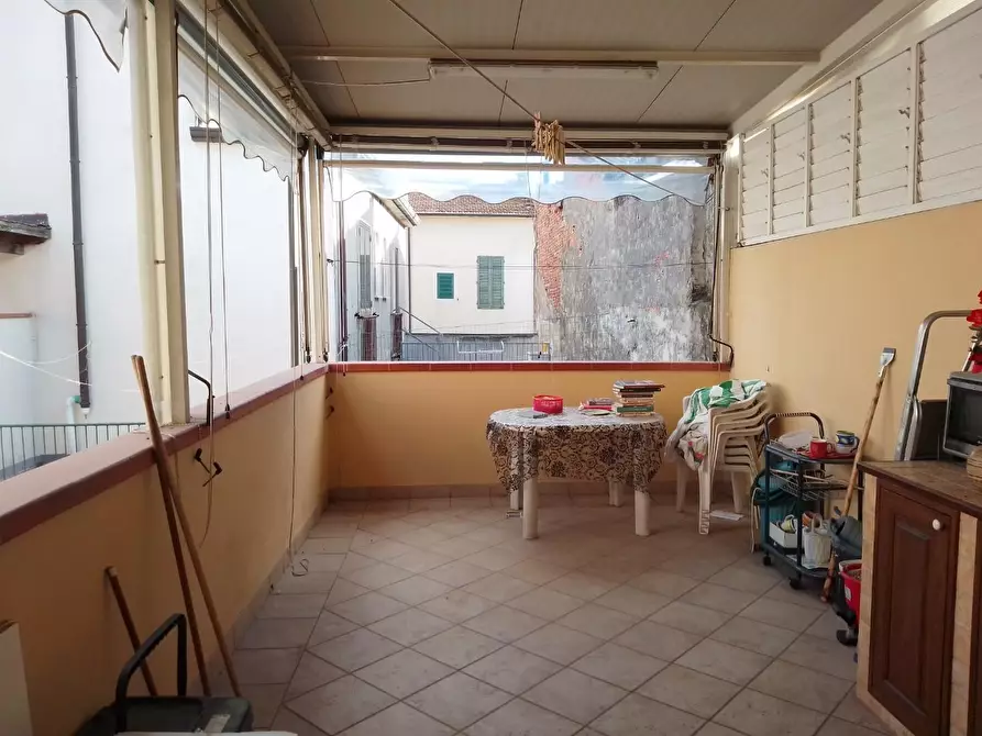 Immagine 3 di Villa in vendita  a Viareggio