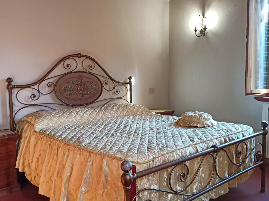 Immagine 7 di Appartamento in vendita  a Lucca