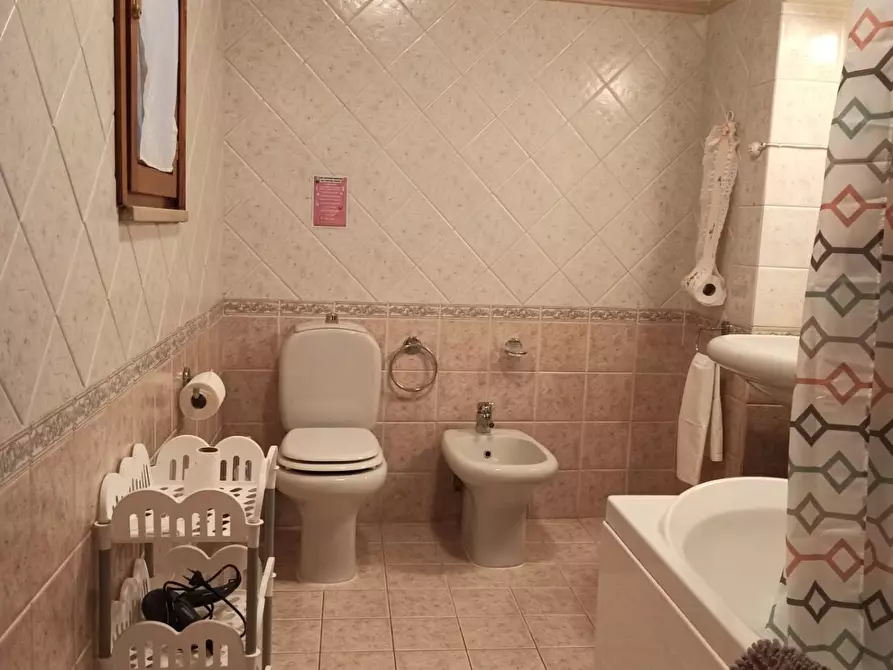 Immagine 6 di Appartamento in vendita  a Lucca