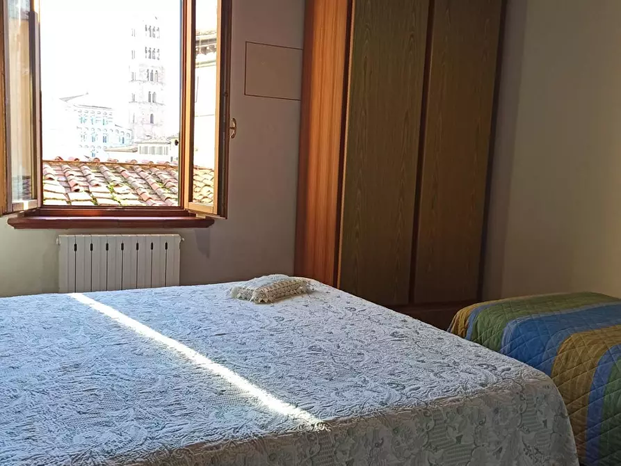 Immagine 11 di Appartamento in vendita  a Lucca