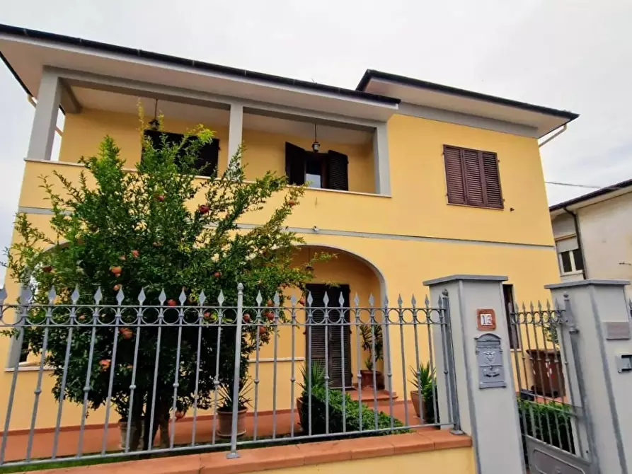 Immagine 1 di Casa indipendente in vendita  a Fucecchio