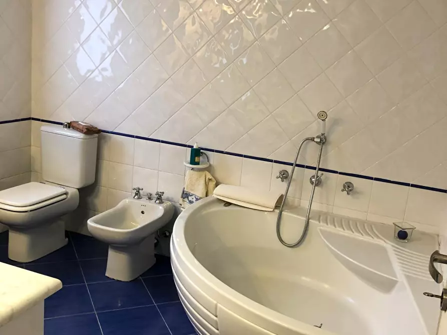 Immagine 10 di Casa bifamiliare in vendita  a Massarosa