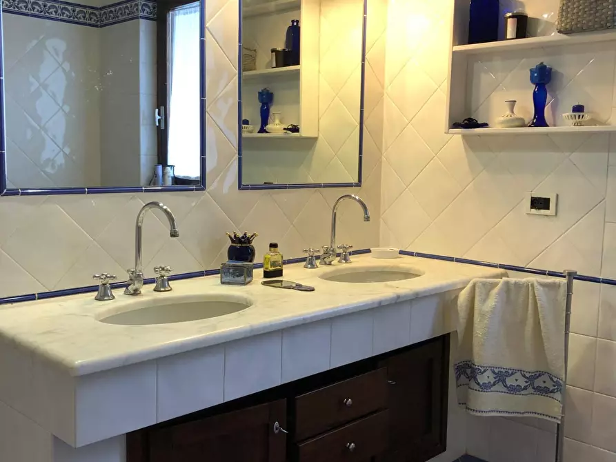 Immagine 9 di Casa bifamiliare in vendita  a Massarosa