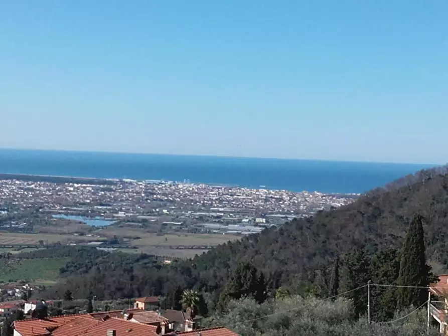 Immagine 17 di Casa bifamiliare in vendita  a Massarosa