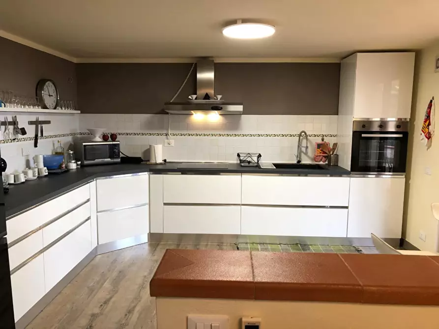 Immagine 2 di Casa bifamiliare in vendita  a Massarosa