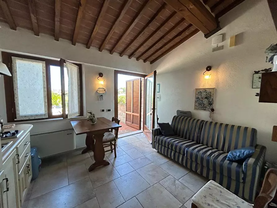 Immagine 30 di Albergo/B&B/Residence in vendita  a Siena