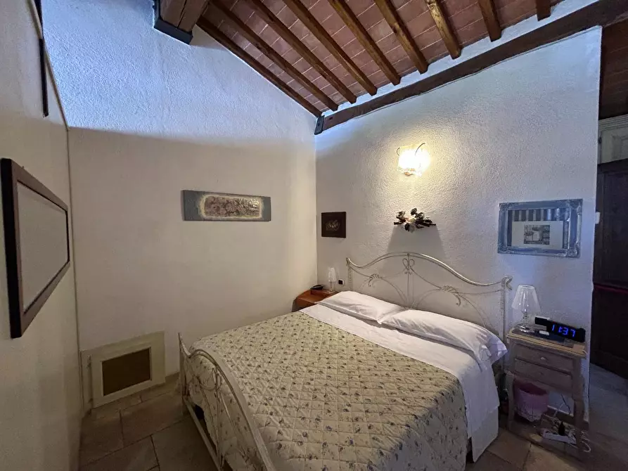 Immagine 27 di Albergo/B&B/Residence in vendita  a Siena