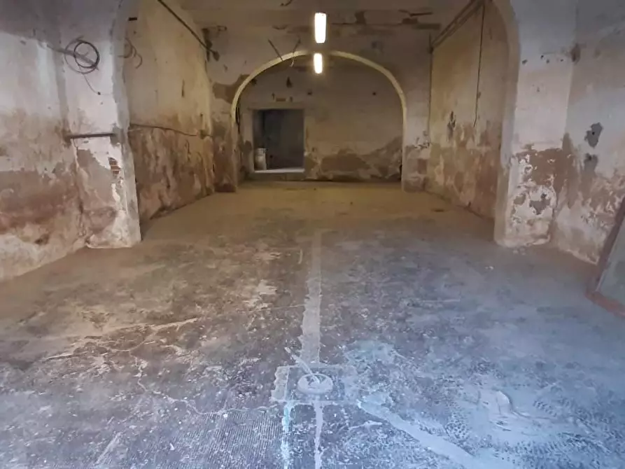 Immagine 6 di Locale commerciale in vendita  a Cecina