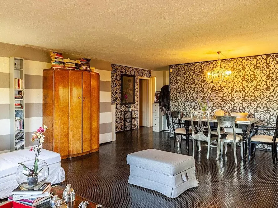 Immagine 1 di Appartamento in affitto  a Montignoso