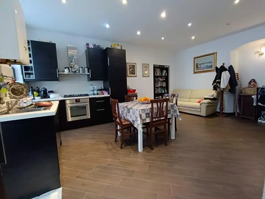 Immagine 15 di Appartamento in vendita  a Carrara