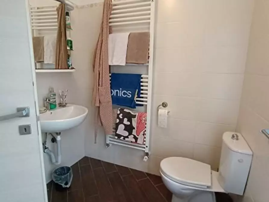 Immagine 21 di Appartamento in vendita  a Carrara