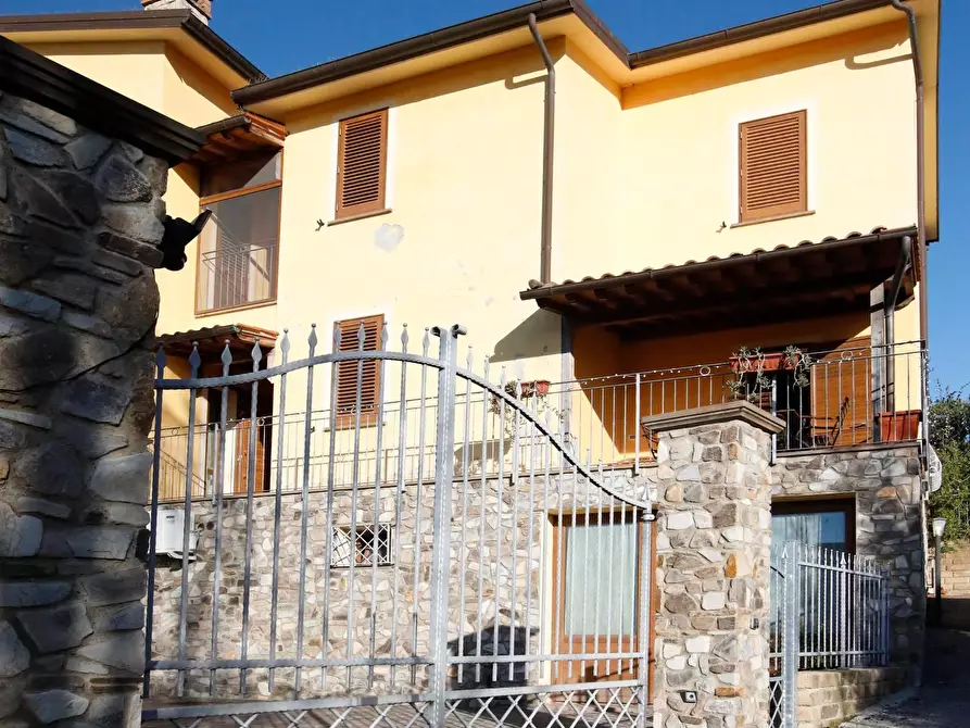 Immagine 12 di Casa bifamiliare in vendita  a Orciano Pisano