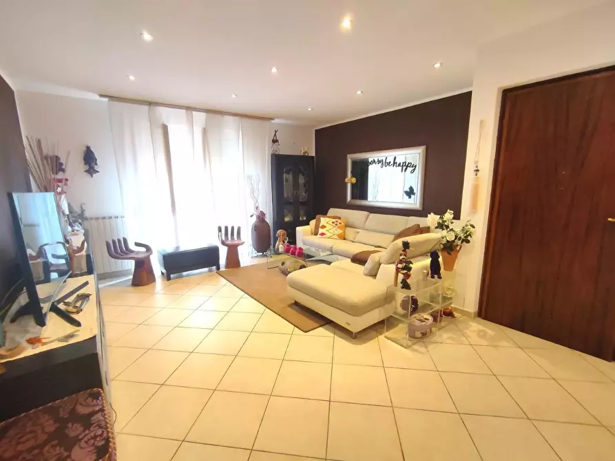 Immagine 3 di Appartamento in vendita  a Massa